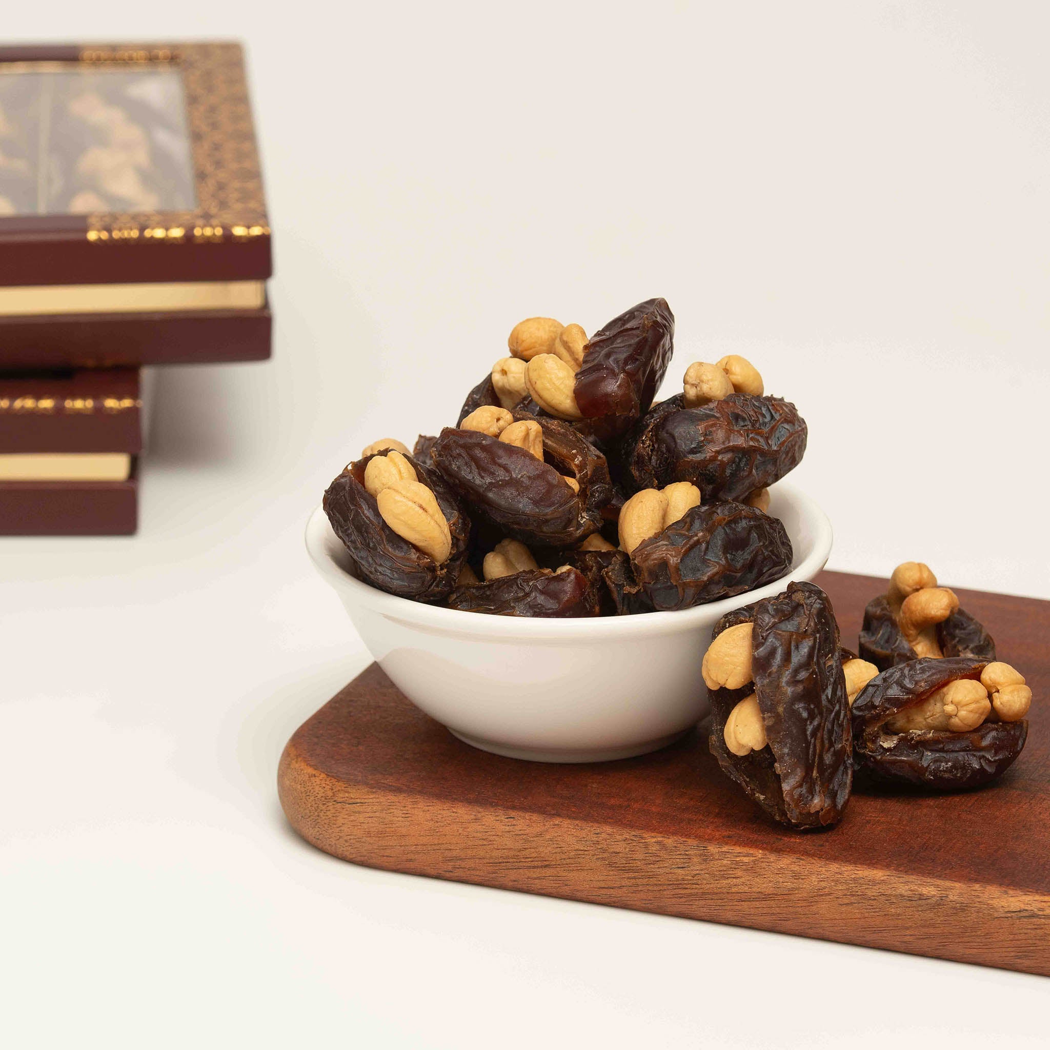 Medjool Raisin Premium Roasted Cashew Filled Medjool Dates | Alrahi UAE – Alrahi Roastery
